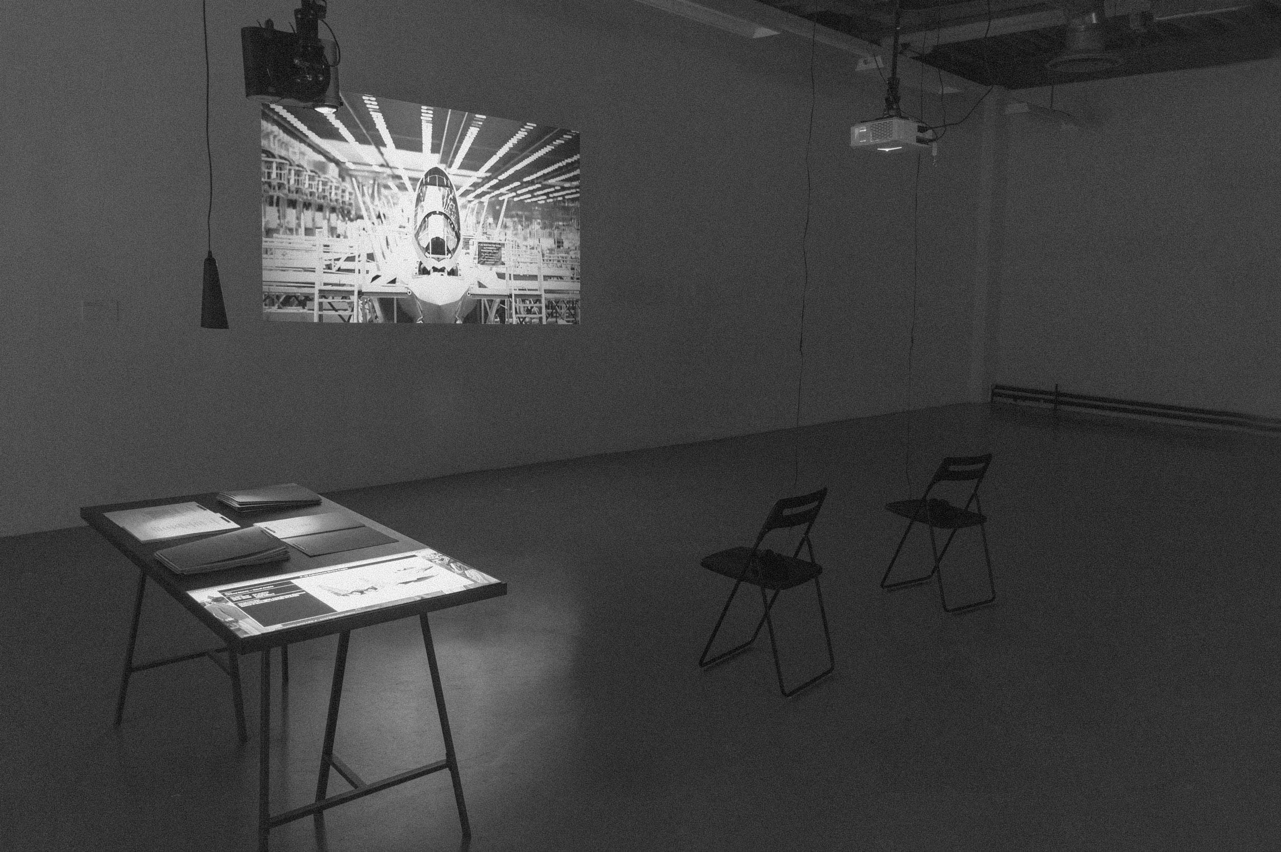 setup installation weapons exhibition